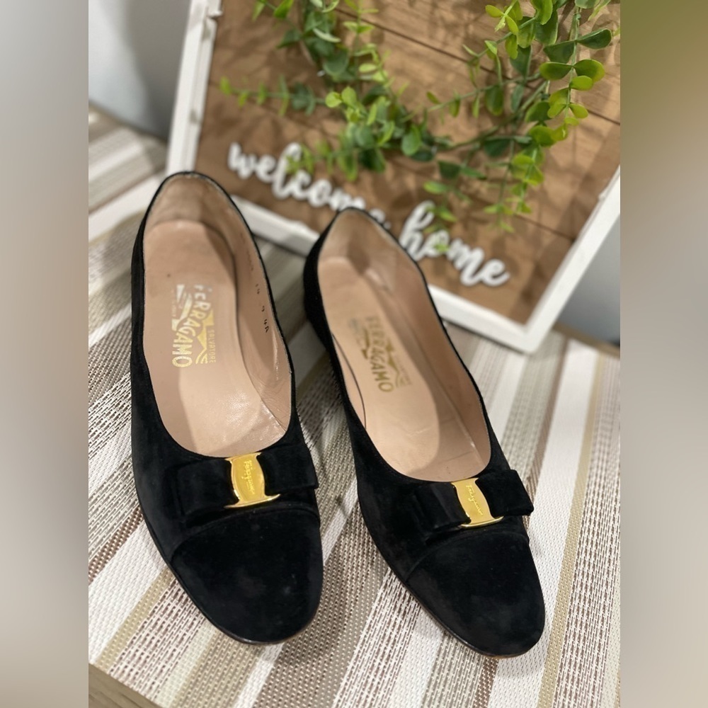Salvatore Ferragamo Vara Lillaz Black Suede Leather Bow Pumps flat Shoes 9A